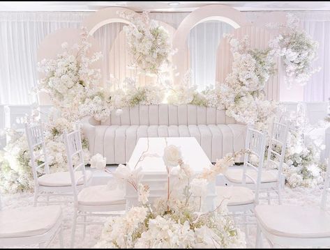 Pelamin Akad Nikah, Wedding Starters, Pelamin Nikah, Muslim Wedding Photos, Indoor Wedding Decorations, Nikah Decor, Nikah Outfit, Wedding Stage Design, Wedding Planning Decor