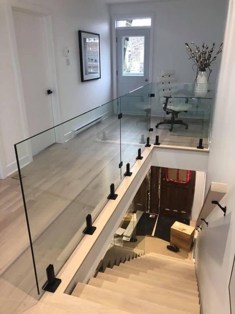 Glass Balustrade Stairs, Glass Banister, Finishing Stairs, Staircase Glass Design, Glass Stair Railing, Glass Railing Design, Indoor Stair Railing, Glass Staircase Railing, Glass Stair