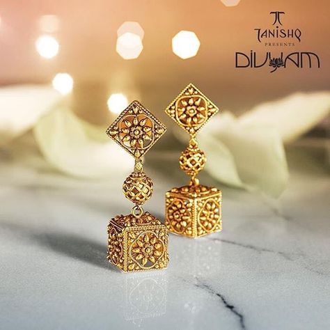 Years may pass but traditions stay on forever. Be a part of an eternal heritage with #DivyamByTanishq. Tanishq Jewellery, Gold Jhumka Earrings, Real Gold Jewelry, Gold Fashion Necklace, Gold Jewelry Simple, Bridal Gold Jewellery Designs, Gold Jewellery Design Necklaces, Jewelry Design Earrings, Fancy Jewellery