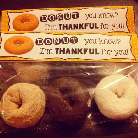 http://www.teacherspayteachers.com/Product/Thankful-Donuts-Gift-Tag-1570794 Donut Student Gift, Thanksgiving Teacher Gifts, Donut Gift Tag, Student Treats, Donut Gifts, Thanksgiving Lessons, Thanksgiving School, Teacher Treats, Thanksgiving Treats