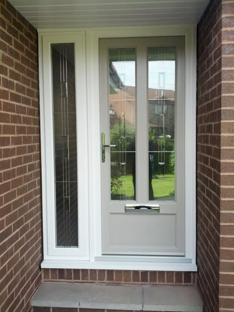 Front Door Stairs, Composite Front Doors Uk, Stairs Exterior, Door Stairs, Apartment Front Doors, Front Doors Uk, Upvc Front Door, Traditional Front Doors, Composite Front Door