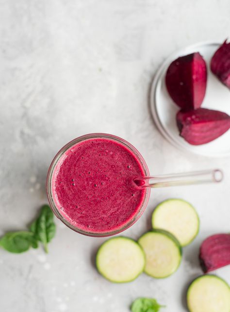 Healthy Orange and Beet Smoothie with Almond Milk - Running on Real Food Almond Butter Smoothie Bowl, Zucchini Smoothie, Maca Smoothie, Running On Real Food, Orange Smoothie Recipes, Chocolate Smoothie Bowl, Vegan Smoothie Recipes, Beet Smoothie, Smoothies With Almond Milk