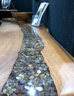 Pebbles inlaid into a wood slab Christmas In La, Amazing Resin, Epoxy Table Top, Stone Bathroom, Into The Wood, Deco Nature, Cowboy Christmas, Glass Floor, Into The Woods