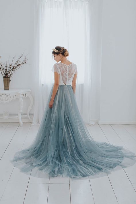 Light blue ideas for your wedding! Light blue dresses, table settings, flowers, desserts, and more! Rok Tile, Gaun Tulle, Goddess Wedding Dress, Light Blue Wedding Dress, Blue Wedding Gowns, Blue Tulle Skirt, Blue Wedding Dress, Blue Wedding Inspiration, Blue Ball Gowns