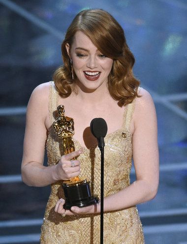 Winning An Oscar Aesthetic, Oscars Aesthetic, Emma Stone Oscars, Oscar Movies, Oscars 2017, Famous Lifestyle, Best Actress Oscar, French Movies, Oscar Award