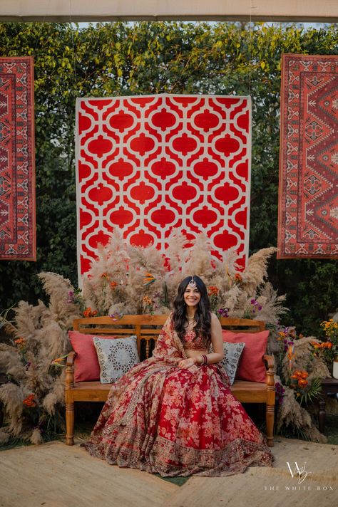 Photo Of Bride, Mehendi Decor Ideas, Cocktail Wedding Reception, Wedding Entrance Decor, Desi Wedding Decor, Ethnic Wedding, Mehndi Decor, Beautiful Wedding Decorations, Easy Backdrops