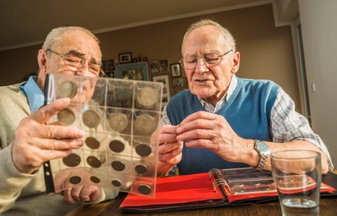 Your coin collection can get damaged if stored in the wrong type of coin holder. Learn how to make the right decision for protecting your coins. How To Clean Coins, Book Badge, Loose Leaf Binder, Silver Dimes, Eagle Coin, Coin Grading, Valuable Coins, Proof Coins, Commemorative Coins