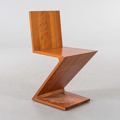 GERRIT RIETVELD, chair, "z-chair/280 Zig zag", for Cassina, designed 1934. - Bukowskis Famous Chair Design, Zig Zag Chair, Famous Chairs, Rietveld Chair, Z Chair, Auction Themes, Furniture Concept, Famous Chair, Co Housing