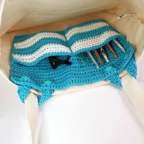 Pocket Crochet, Crochet Totes, Tote Organizer, Tote Bag Organizer, Crochet Organizer, One Skein Crochet, Crochet Purse Pattern Free, Popular Crochet, Crochet Book