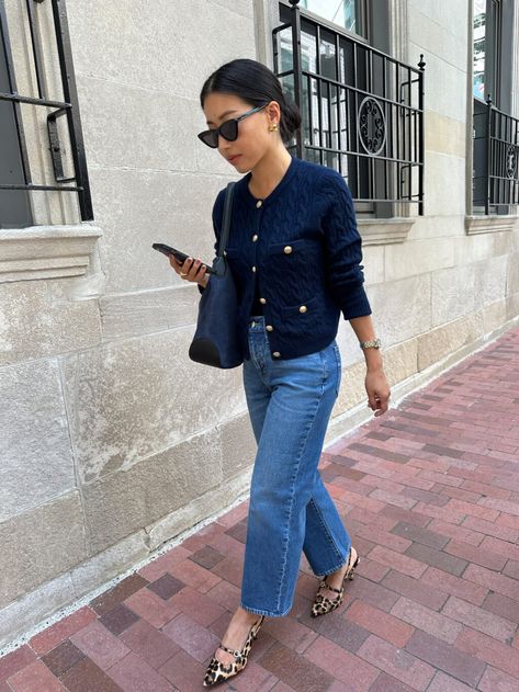 J.Crew petite slim wide jeans and pants guide Pants Guide, Slim Calf Boots, Jeans Guide, Fall Work Outfit, Fall Workwear, Smart Casual Wardrobe, Work Outfit Ideas, Jean Jacket Outfits, Extra Petite