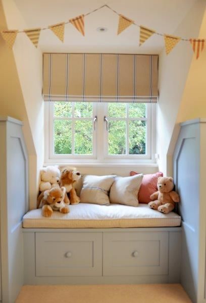 Nursery Window Seat, Small Baby Room, Bay Window Seat, Window Nook, Bedroom Nook, Baby Girl Bedroom, Bedroom Windows, Closet Makeover, Furniture Layout