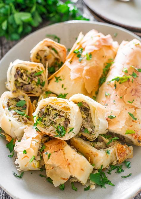 Mushroom and Leek Strudel Mushroom Leek, Phyllo Recipes, Jo Cooks, Easy Thanksgiving Recipes, Phyllo Dough, Wine Vinegar, Holiday Appetizers, Vegan Options, Mushroom Recipes