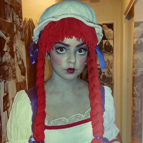 Raggedy ann make up :) Rageddy Ann Costume, Raggedy Ann Makeup, Raggedy Ann Halloween Costume, Raggedy Ann Costume, Parade Ideas, High Fashion Makeup, Open Me, Easy Face Mask Diy, Ann Doll