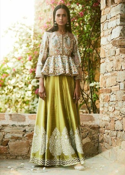 Frock With Lehenga, Dress Designs Short, Nb Fashion, Khatli Work, Indian Bridesmaids, Frock Designs, Short Frock, Heavy Dresses, Happy Dresses