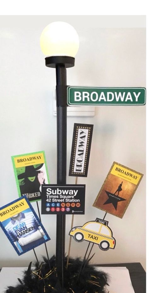 New York City NYC Centerpiece LED Lit Street Sign Lamp Post - Etsy New York Theme Party, Broadway Theme, Broadway Party, Broadway Playbills, New York Party, New York Theme, Hollywood Theme, Prom Theme, Marquee Lights