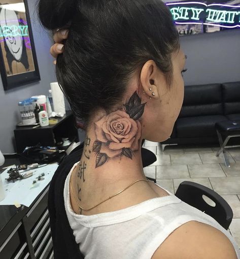 Roses On Neck Tattoo, Flowers On Neck Tattoo, Neck Rose Tattoo For Women, Rose Neck Tattoo Woman, Dope Neck Tattoos Women, Neck Cover Up Tattoos For Women, Tattoos For Women 2023, Neck Tattoo Cover Up, Hals Tattoo