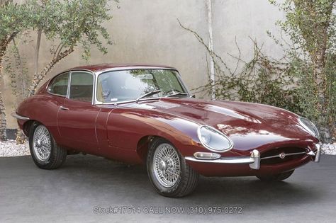 Jaguar E Type 1961, Cars Jaguar, Jaguar Xke, Classic Jaguar, Jaguar (cars), Crank Windows, Matching Numbers, Car Drawing, Jaguar Car