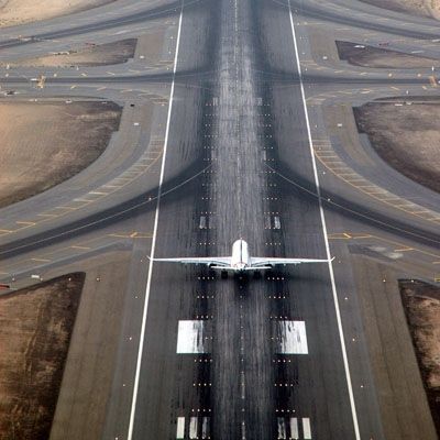 Navi A Vela, Airplane Wallpaper, Emirates Airline, Aviation Photography, Civil Aviation, Jet Plane, Aerial Photo, Air Travel, Private Jet