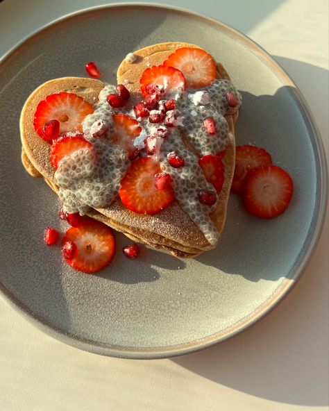 Heart Toast, Heart Breakfast, Shaped Pancakes, Heart Pancakes, Heart Shaped Pancakes, Valentines Aesthetic, Heart Shaped Food, Strawberry Pancakes, Pancakes Breakfast