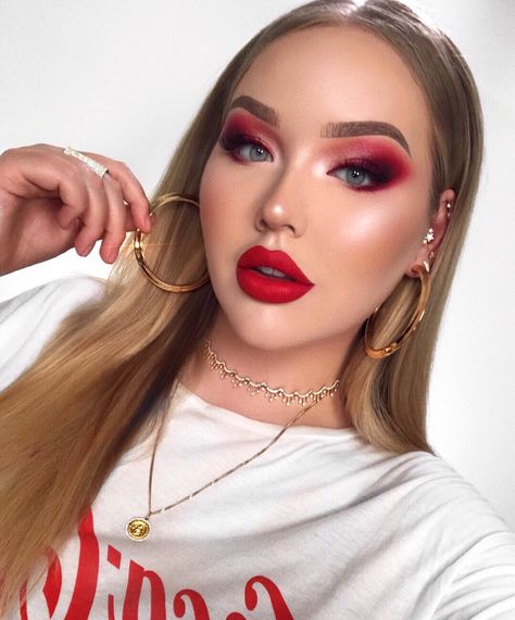 Red Christmas Eyeshadow Looks, Red Makeup Looks, Red Eye Makeup, Makeup 2018, Day Makeup Looks, Inspo Makeup, Christmas Makeup Look, Make Up Inspiration, Valentines Day Makeup