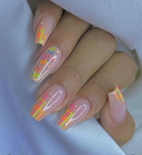 Carnaval Nails Design, Summer Nails 2023 Gel, Gel Summer Nails, Nails 2023 Gel, Nail Designs Bling, Natural Nails Manicure, Summer Nails 2023, Fancy Nail Art, Colors Nails