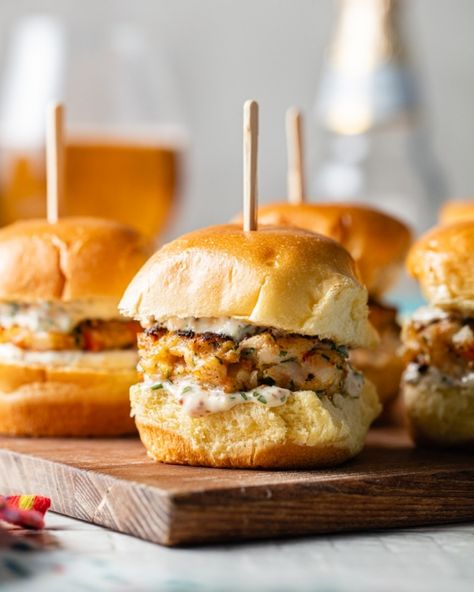 Pescatarian Sliders, Seafood Sliders, Fried Chicken Sliders, Shrimp Po Boy Recipe, Pescatarian Lifestyle, Sliders Recipes Hawaiian Rolls, Whole Grain Mustard, Seafood Meals, Shrimp Po Boy