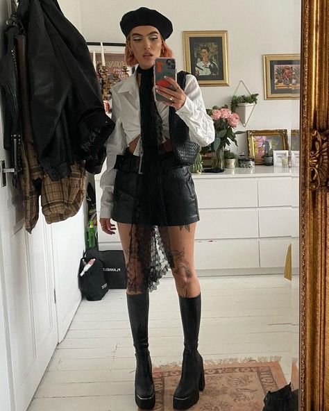 Sophie Floyd, Instagram Makeup, Of Outfits, Party Outfits, Daily Fashion, A Month, Skater Skirt, Instagram A, Fashion Inspo Outfits