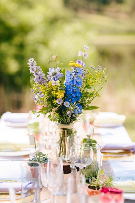 Texas Wildflower Wedding, Sequoia Wedding, Floral Reference, Lash Ideas, Wildflower Centerpieces, Rainbow Bouquet, Wildflowers Photography, English Garden Wedding, Wedding Floral Centerpieces