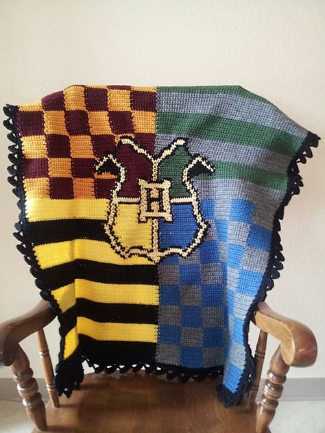 Harry Potter/ Hogwarts House Crochet Blanket House Crochet Blanket, Crochet Patterns Harry Potter, Harry Potter House Colors, House Crochet, Harry Potter Blanket, Harry Potter Crochet, Harry Potter House, Crochet Geek, Crochet Afgans