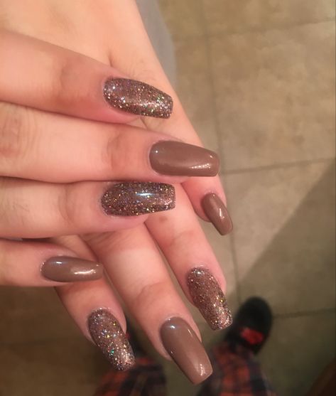 Brown Sparkly Nails, Brown Glitter Nails, Braided Ideas, Black Nails Design, Nail Designs Easy Diy, Cornrow Hairstyle, Nail Polish Colors Summer, Ideas Short Hair, Classy Nail Art