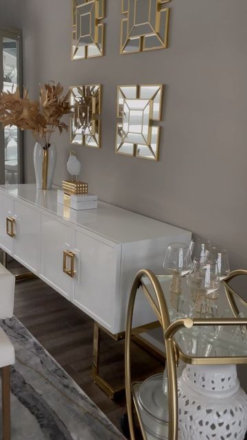 White Grey Gold House Decor, Gold Theme Living Room, Side Board With Mirror, Gold And White Dining Room, Gold Living Room Walls, Glam Dining Room, Glamorous Living Room, White And Gold Decor, Bedroom Ideas For Small Rooms Diy