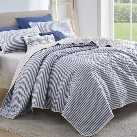 Amazon.com: SHALALA NEW YORK 5-Piece Lightweight Quilt Set Modern Striped Coverlet Set with 2 Decorative Pillows All Season Bedspread Machine Washable (White & Navy, King): Home & Kitchen King Quilt Bedding, King Size Quilt Sets, Blue Bedspread, Cotton Quilt Set, Blue Pillows Decorative, Striped Bedding, Striped Quilt, Coverlet Bedding, King Size Quilt