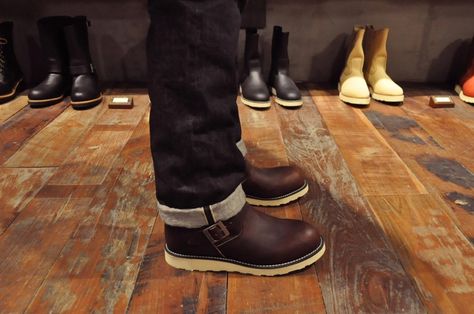 Red Wing Engineer style #2970 in Briar Oil Slick Leather Red Wing Engineer Boots, Engineer Style, Engineer Boots, Fashion Edgy, Shoes Model, Mens Fashion Edgy, Wing Shoes, Red Wing Shoes, Hidden Door