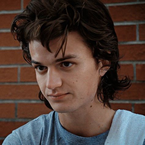 Joe Keery Joseph Quinn, Steve Harrington Stranger Things, Joe Kerry, Beautiful Joe, First Live, Stranger Things Steve, Joseph Quinn, Josh Hutcherson, Joe Keery