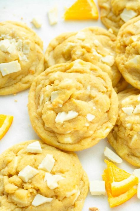 Why is the combination of bright orange flavor with creamy vanilla so dang good?! I don't have the answer, but these orange creamsicle cookies hit the spot! #orangecreamsicle #cookiesrecipe #orangedreamsicle Orange Creamsicle Cookies, Creamsicle Cookies, Summer Cookie Recipes, Key Lime Cookies, Lime Cookies, Oh Sweet Basil, Orange Cookies, White Chocolate Cookies, Cookie Brownie Bars