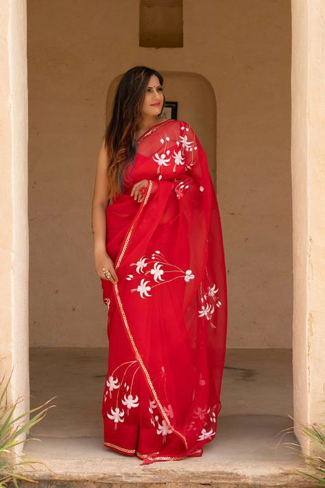 Red Organza Saree, Saree Painting Designs, Organza Suits, Saree Painting, Fuchsia Flower, Hand Painted Dress, Fabric Painting On Clothes, Cotton Saree Designs, Neck Designs For Suits