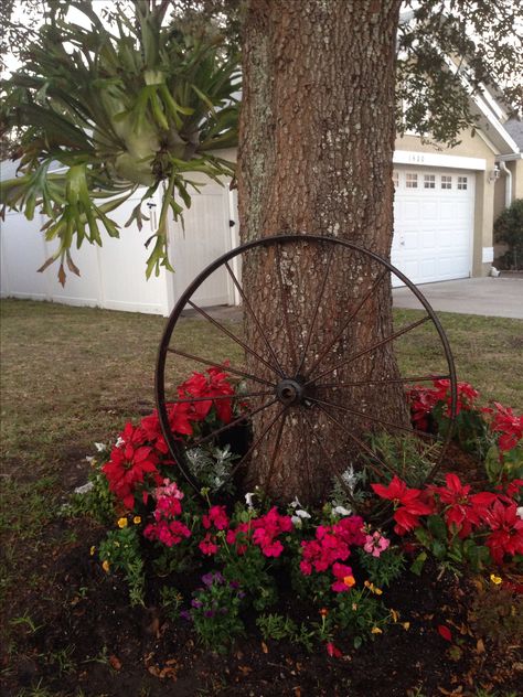 My Garden   Wagon Wheel Wagon Wheel Garden, Garden Diy Decoration Ideas, Garden Wagon, Vertical Planter, Diy Outdoor Decor, Have Inspiration, Garden Yard Ideas, Front Yard Garden, Wagon Wheel