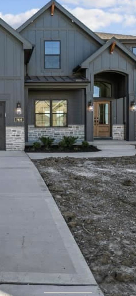 Dark Grey Farmhouse Exterior, Black Modern Farmhouse Exterior, Farmhouse Colours, Gray Farmhouse Exterior, Grey Farmhouse Exterior, Dark Farmhouse Exterior, Black Farmhouse Exterior, Charcoal House, Black Modern Farmhouse