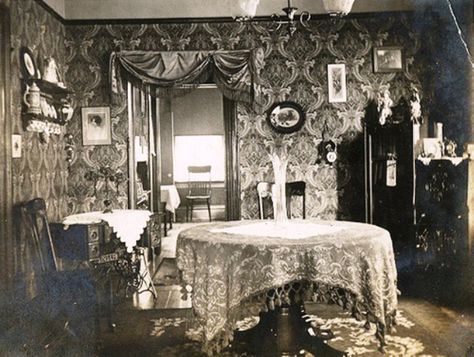 Seance Room, Victorian Rooms, Victorian House Interiors, Victorian Parlor, Victorian Life, Victorian Home Interior, Victorian Interior, Victorian Interiors, Victorian Decor