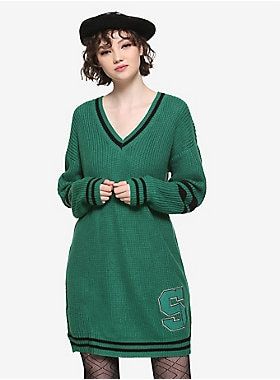 Robes Harry Potter, Slytherin Sweater, Quidditch Pitch, Harry Potter Sweater, Slytherin Fashion, Hogwarts Outfits, Leggings Boots, Mustard Cardigan, Harry Potter Slytherin