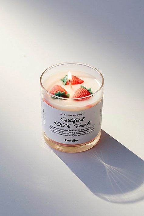 Cute Candle Ideas, Cute Candles Aesthetic, Strawberry Candles, Pretty Candles, Peach Peony, Strawberry Candle, Summer Candle, Candle Designs, Cute Candle