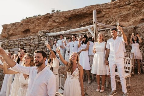 All White Beach Wedding Outfit Guest, All White Wedding Guests Outfits, All White Wedding Guest Outfit, Beach White Party Outfit, Ibiza Wedding Guest Outfit, White Wedding Dress Code, Boho Chic Wedding Guest Outfit, White Dress Code Party, Ibiza White Party