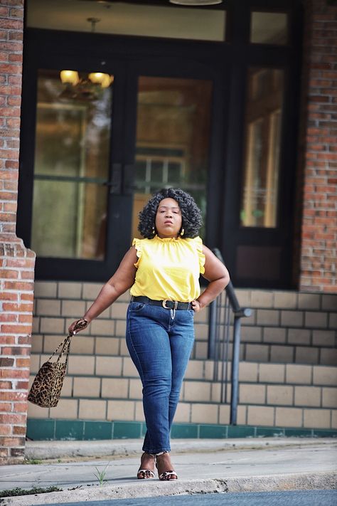 How to Tuck Shirts with a Big Belly Plus Size Front Tuck, Shirt Tucking Hacks Plus Size, How To Tuck A Shirt When You Have A Belly, How To Tuck In Shirt With Belly, Big Belly Fashion, Plus Fashion Outfits, Plus Size Summer Outfits Over 50, Shein Plus Size Outfits, Big Belly Outfits