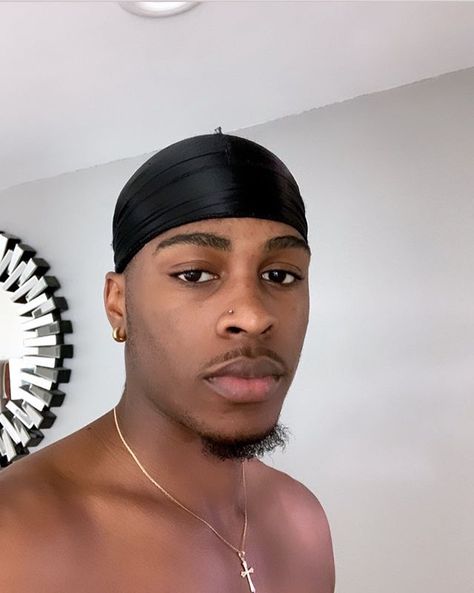 Swavy Lee, Fine Boy, Twitter Pfp, Messi Wallpapers, Rapper Style, Chocolate Men, Dreadlock Hairstyles For Men, Afro Men, Dark Skin Boys