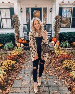 Leopard Cardigan Outfit, Cochella Outfits, Womens Fashion Casual College, First Day Of Fall, Fall Outfits 2022, Boho Fashion Summer, Nashville Outfits, Leopard Cardigan, Casual College Outfits