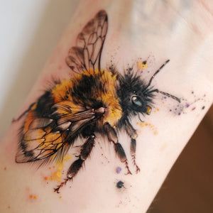 Intricate Bumble Bee Tattoo Sketches – IMAGELLA Jewel Bee Tattoo, Gothic Bee Tattoo, Bumble Bee Tattoo, Throat Tattoo, Henna Stencils, Tiny Tags, Chest Tattoos, Fresh Tattoo, Bee Tattoo