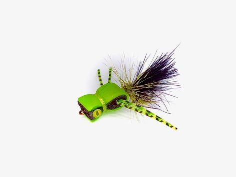 Panfish Flies, Beginner Fly Tying, Fly Tying Vises, Fly Tying Desk, Fly Tying Tools, Catfish Bait, Trout Fishing Tips, Fly Fishing Flies Pattern, Fishing For Beginners