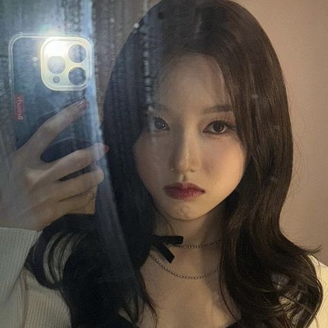 loona loossemble gowon icon Loossemble Gowon, Gowon Loona, Moon, Mirror, Pins