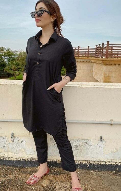 Trendy Shirt Designs, Pakistani Fashion Casual, Casual Indian Fashion, Kurti Neck, Stylish Short Dresses, Pakistani Fashion Party Wear, Kurti Design, Casual Wear Dress, Sleeves Designs For Dresses