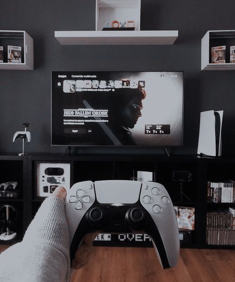 Ps5 Aesthetic Setup Living Room, Ps4 Setup Bedroom, Ps5 Setup Bedroom Tv, Ps4 Setup Ideas, Game Console Aesthetic, Playstation 5 Setup, Playstation 5 Aesthetic, Ps5 Room, Playstation Setup